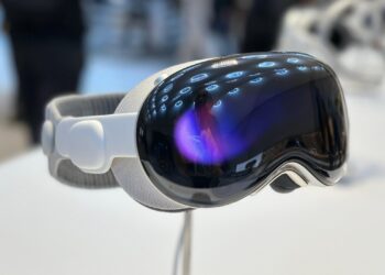 Apple Faces Challenges in Sparking Interest for a Budget-Friendly Vision Pro